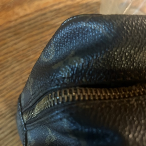 Louis Vuitton toiletry bag excellent condition - Picture 4 of 9